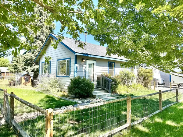 2801 N 3rd St, LaGrande, OR 97850