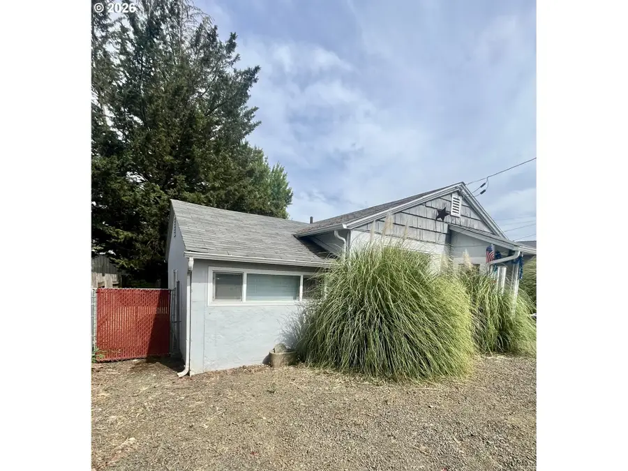 1443 NW Fairmount St, Roseburg, OR 97470 - #3