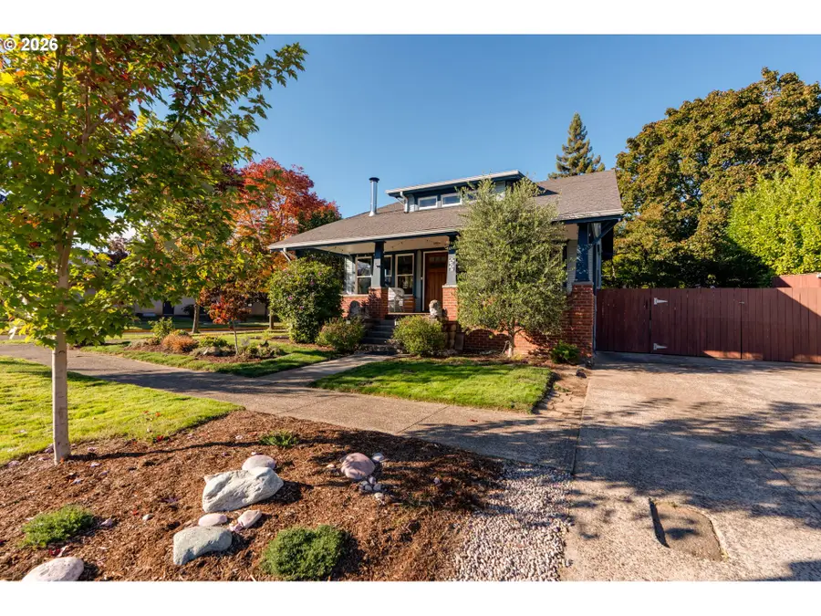 407 NE 13th St, McMinnville, OR 97128 - #2