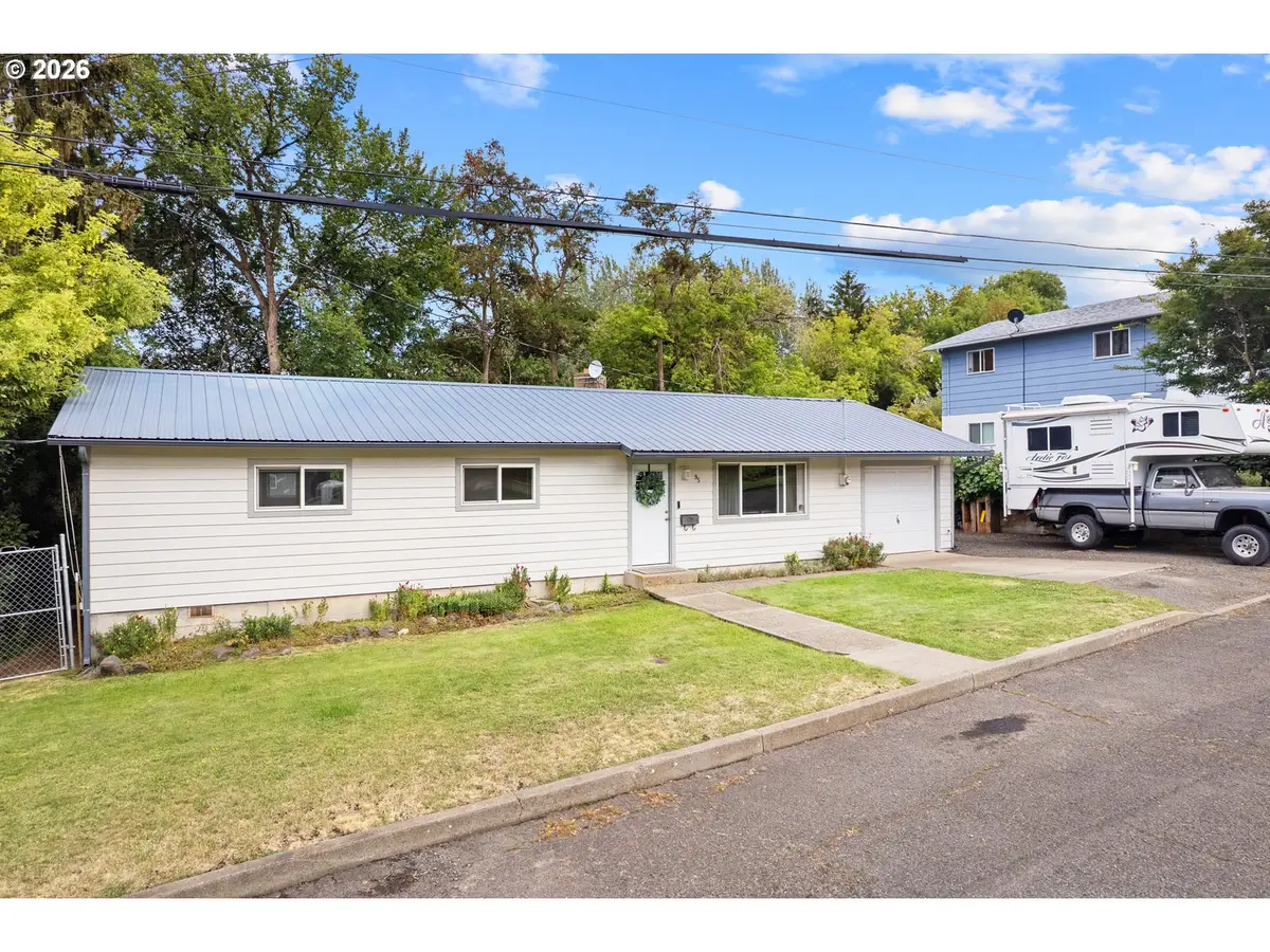 95 Cedar St, La Grande, OR 97850 - #1