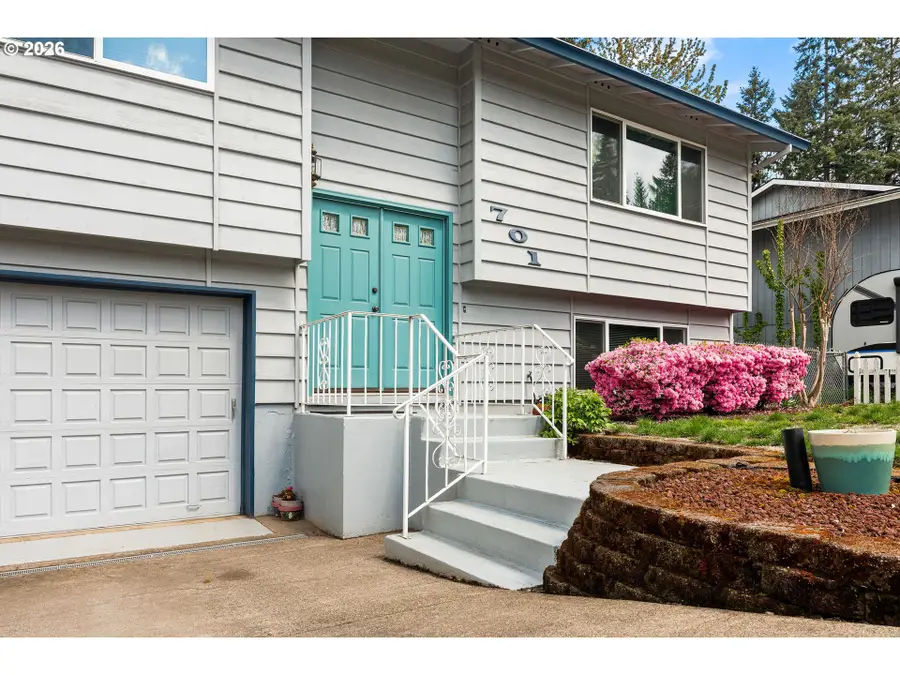 701 NE Foothills Dr, Estacada, OR 97023 - #2