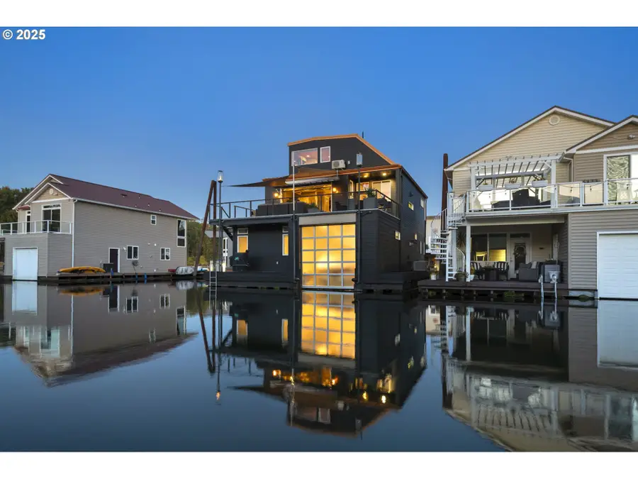 18525 NE Marine Dr #B8, Portland, OR 97230 - Image #2