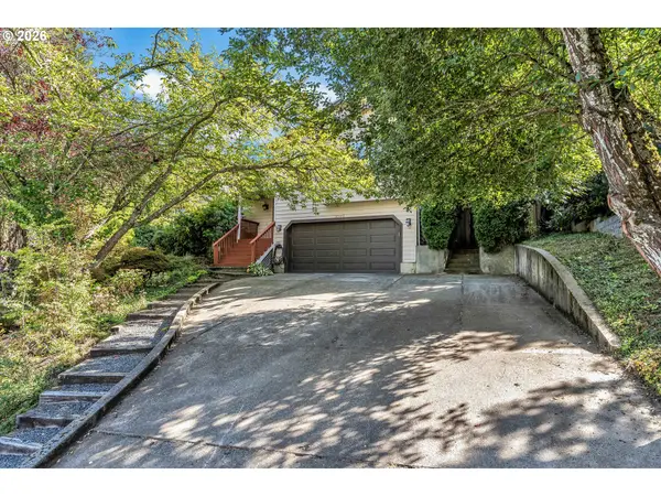 3502 SW Illinois St, Portland, OR 97221