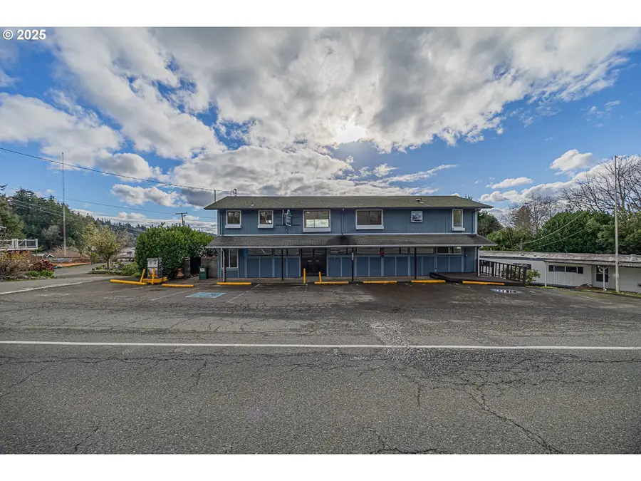 67538 E Bay Rd, Glasgow, OR 97459 - Image #2