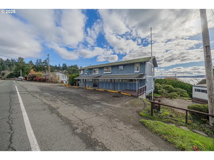 67538 E Bay Rd, Glasgow, OR 97459 - Image #3