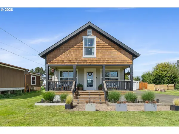 3802 Maple Ln, Tillamook, OR 97141