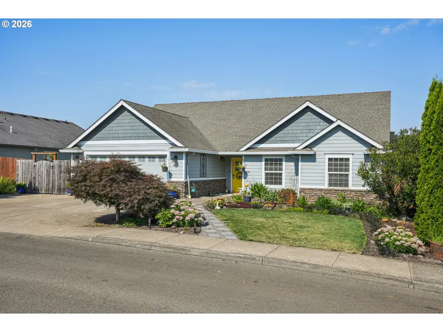 312 Trout St, Molalla, OR 97038 - #2