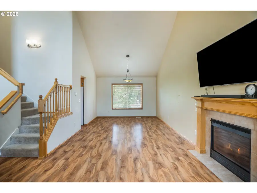 239 Blue Jay Loop, Creswell, OR 97426 - #3