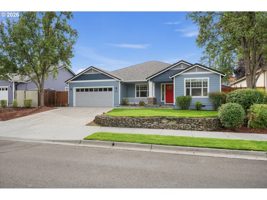 948 Black Wolf Ln, Eagle Point, OR 97524 - #2
