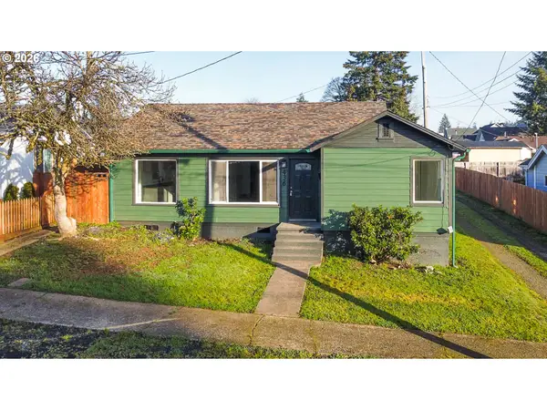 436 E 7th St, Coquille, OR 97423