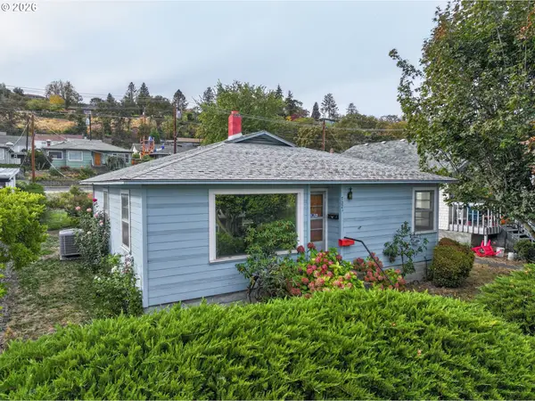 722.5 E 13th St, TheDalles, OR 97058