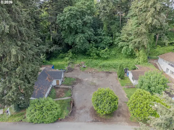 2705 E 19th St, Vancouver, WA 98661
