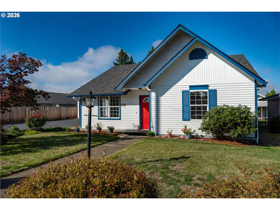115 S 3rd St, Creswell, OR 97426 - #2