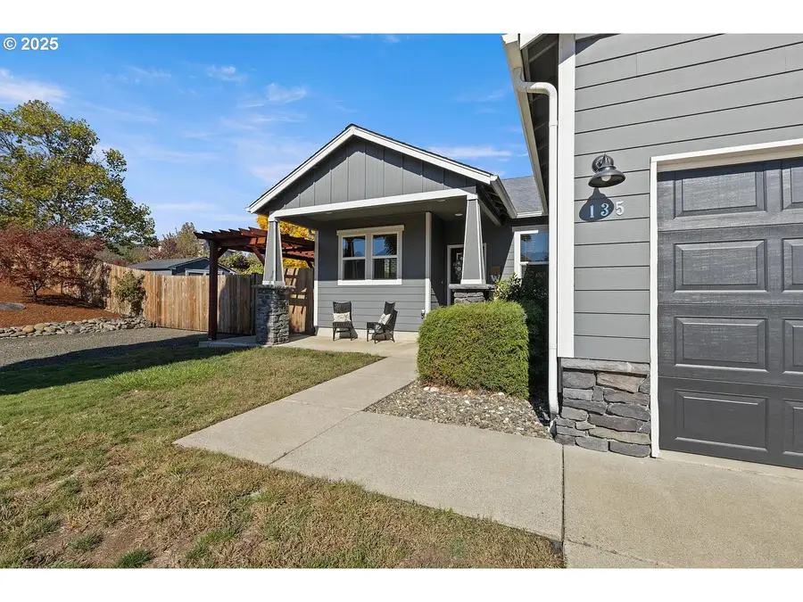 135 Othello Ave, Roseburg, OR 97471 - Image #3
