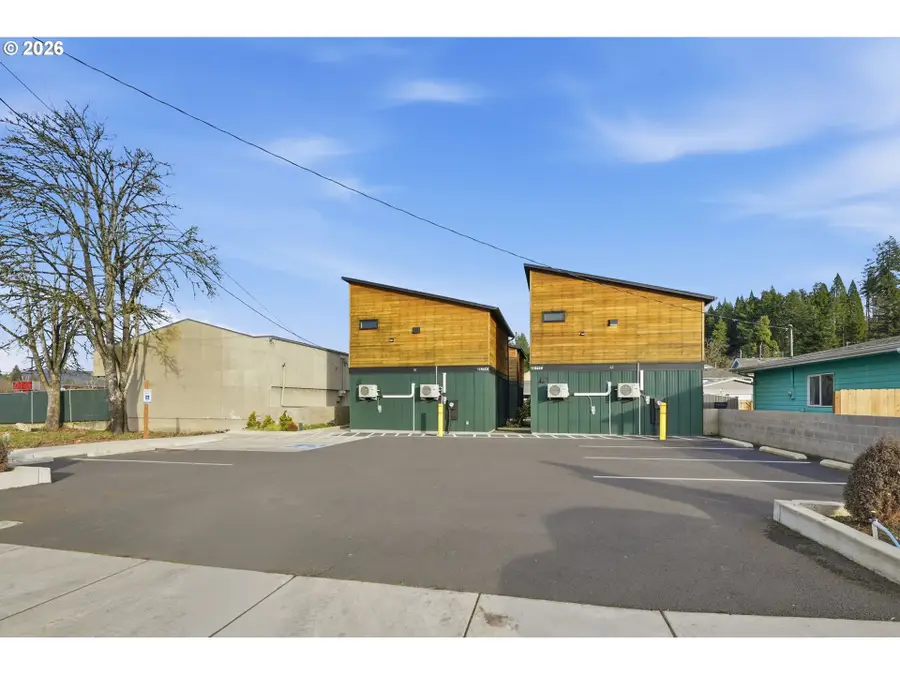 50 S 17th St, Cottage Grove, OR 97424 - #2