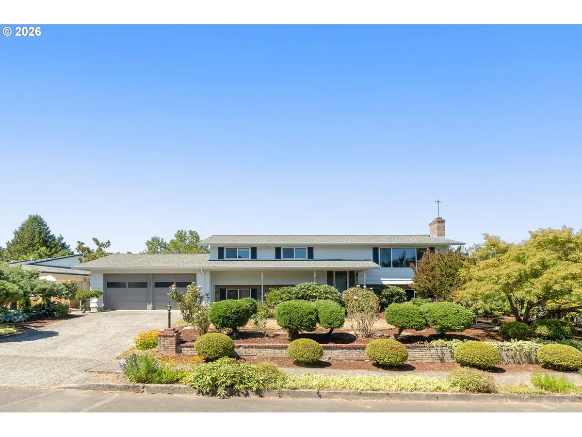 14025 SW Rochester Dr, Beaverton, OR 97008 - #1