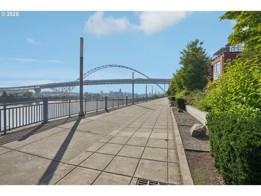1740 NW Riverscape St, Portland, OR 97209 - #3