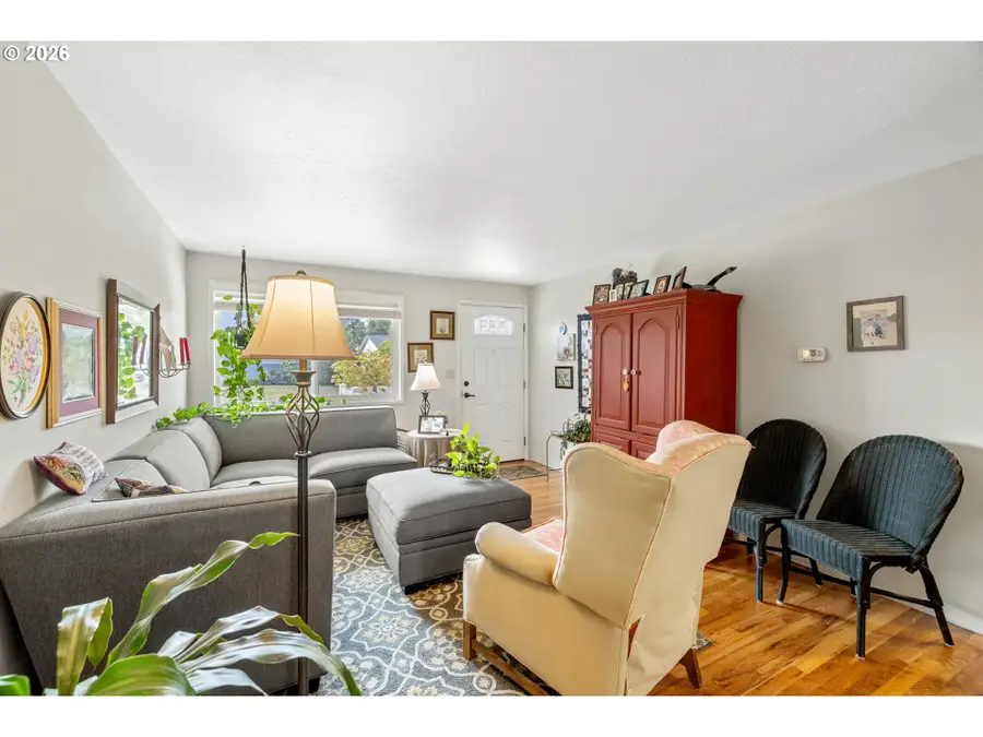 1315 Rainier Rd, Woodburn, OR 97071 - #3