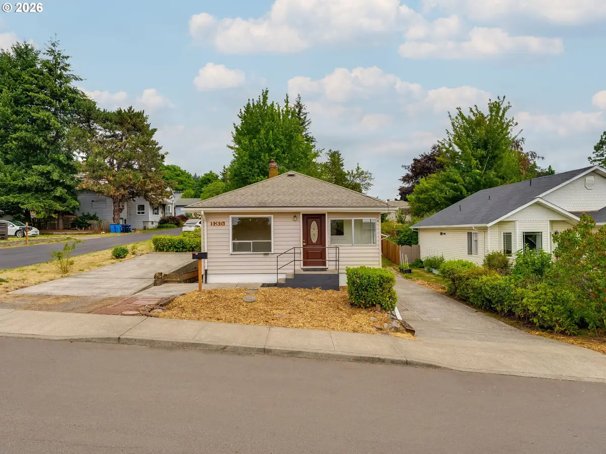 135 NW 15th Ave, Camas, WA 98607 - #1