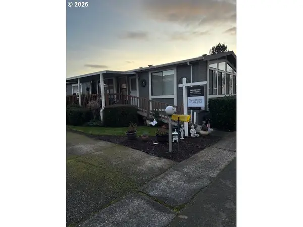 18485 SW Pacific Dr #53, Tualatin, OR 97062