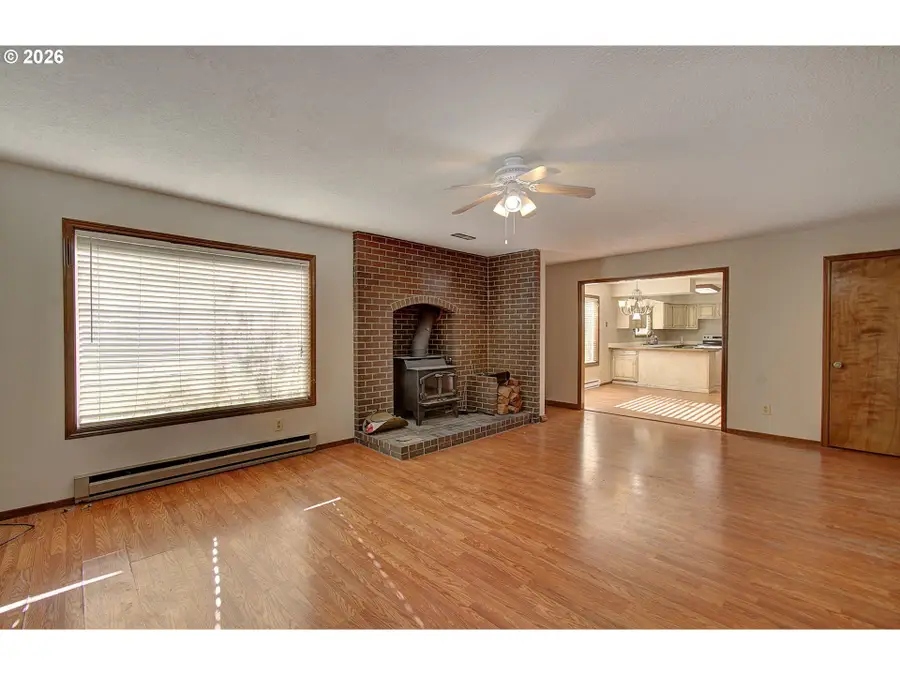 100 Inglewood Dr, Longview, WA 98632 - Image #2