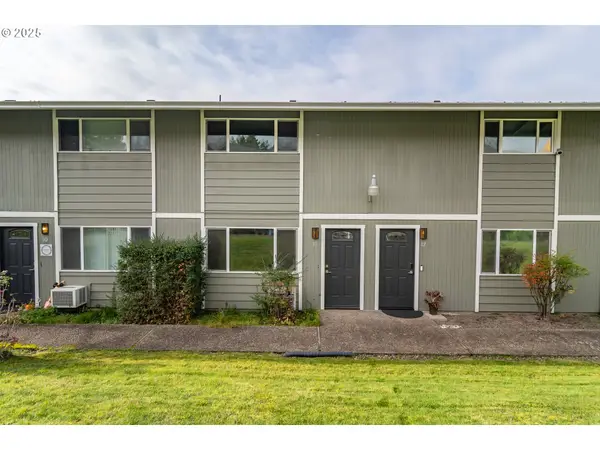 885 NE Sunset St #11, Roseburg, OR 97470