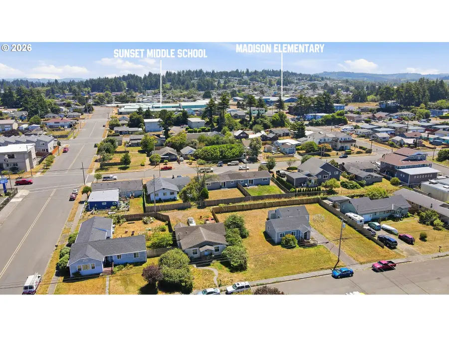 243 S Marple St, Coos Bay, OR 97420 - #2