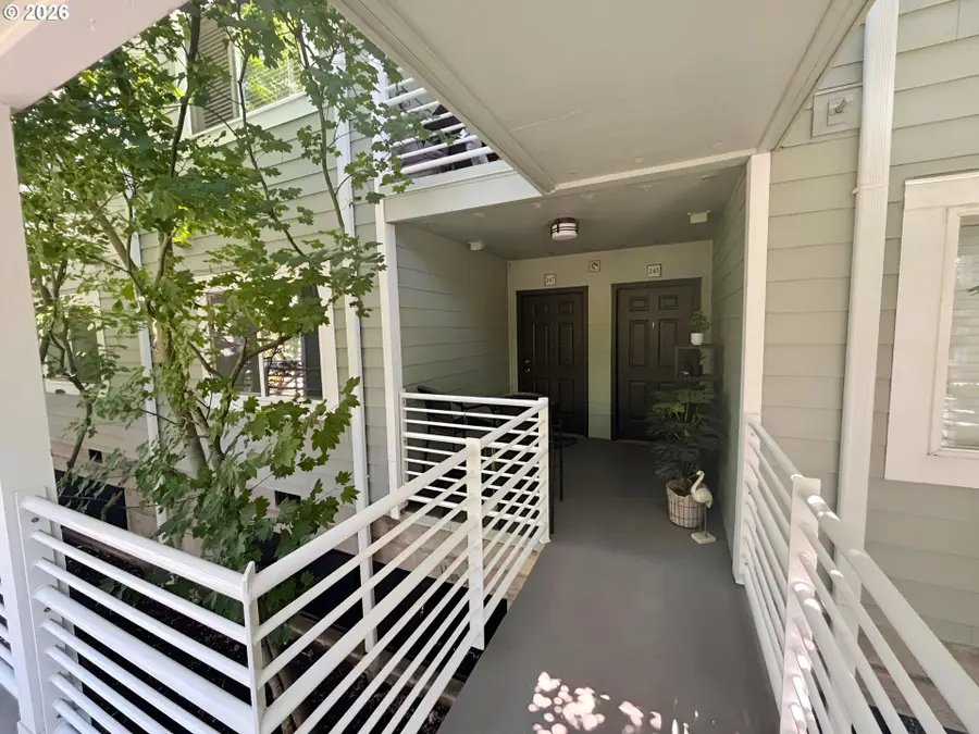 247 N Hayden Bay Dr, Portland, OR 97217 - #2
