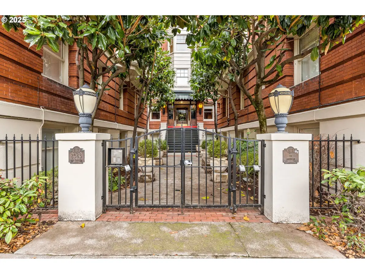 2083 NW Johnson St #52, Portland, OR 97209 - Image #1