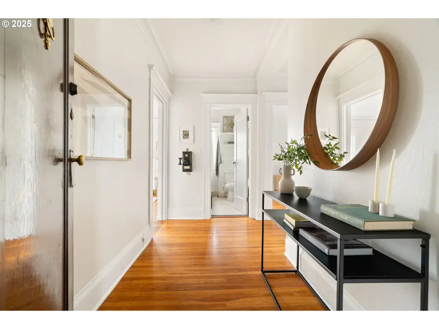 2083 NW Johnson St #52, Portland, OR 97209 - Image #2