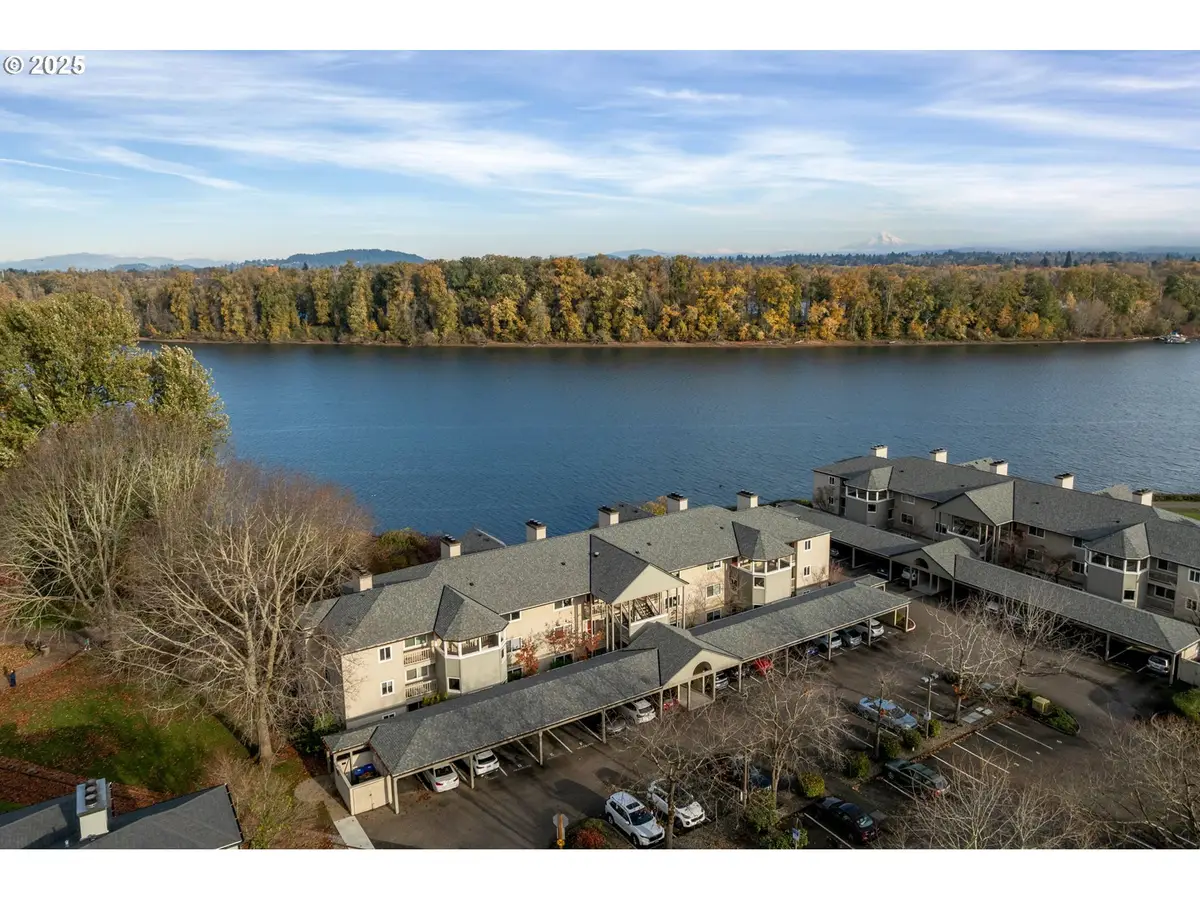 5110 S Landing Dr #103, Portland, OR 97239 - Image #1