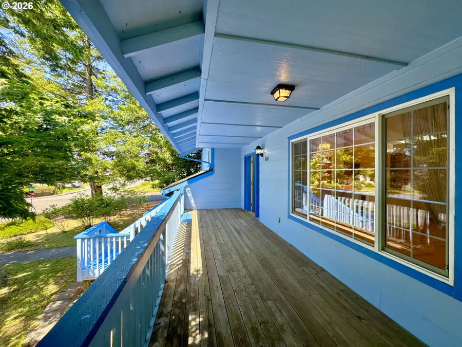 860 Jodee Ln, Brookings, OR 97415 - #2