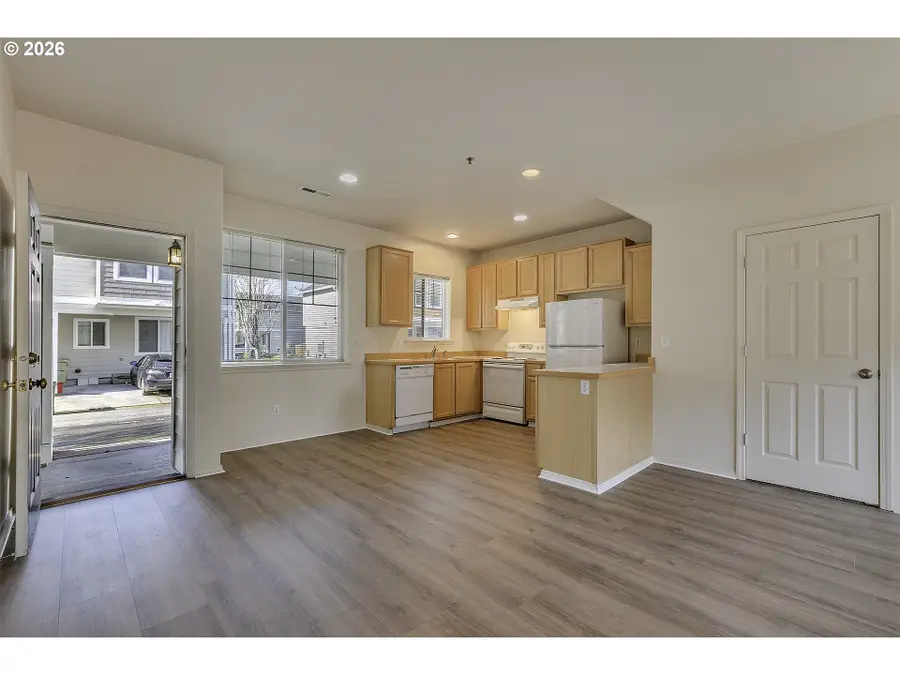 1094 NE Perl Way, Hillsboro, OR 97006 - #3