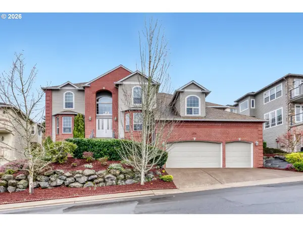 2430 NW Woodrose Dr, Portland, OR 97229