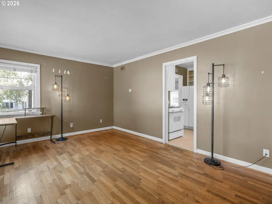117 Ash Ave, Wood Village, OR 97060 - #2