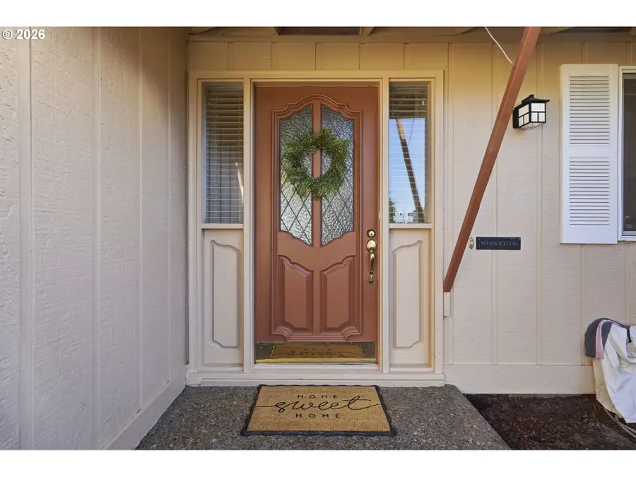 4490 NW Quinault Ct, Portland, OR 97229 - Image #3