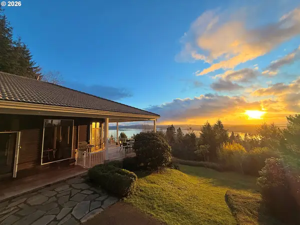 93883 Makai Ln, NorthBend, OR 97459