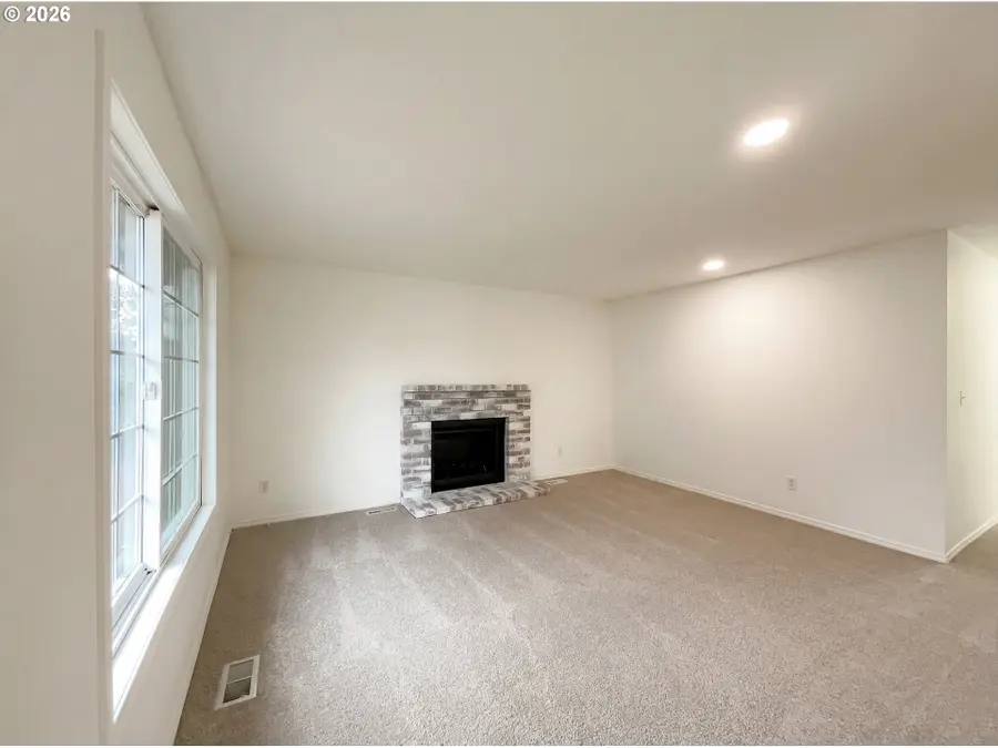 2730 SE 45th Ct, Hillsboro, OR 97123 - Image #3