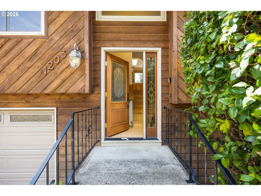 1203 Bexhill St, West Linn, OR 97068 - #3