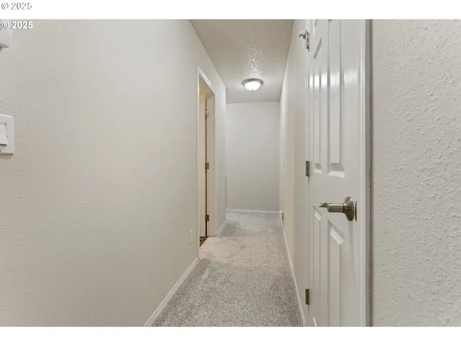 4320 S Corbett Ave #202, Portland, OR 97239 - Image #2