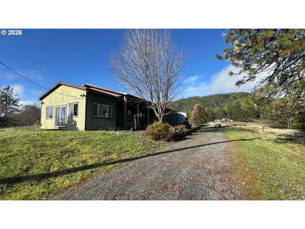 13469 Ramsey Rd, GoldHill, OR 97525