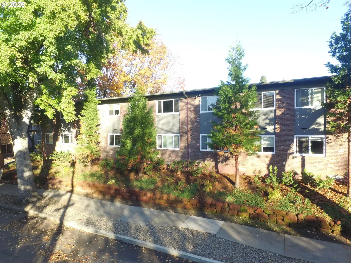 1800 SE Stark St Se, Portland, OR 97214 - #1