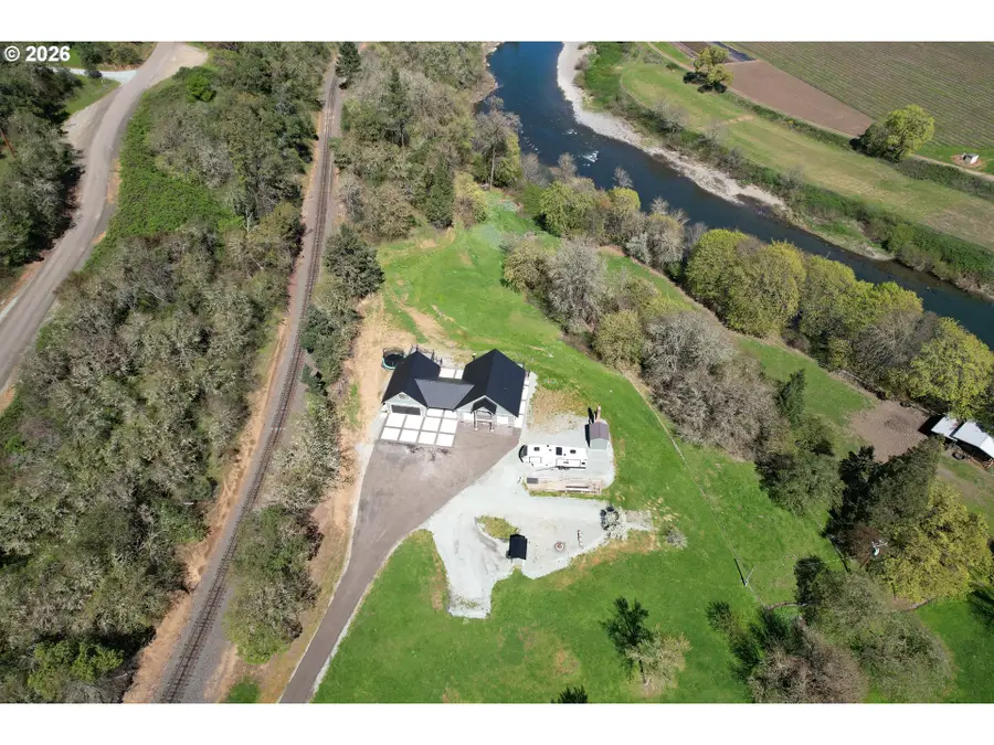 3716 Weaver Rd, Riddle, OR 97469 - #2