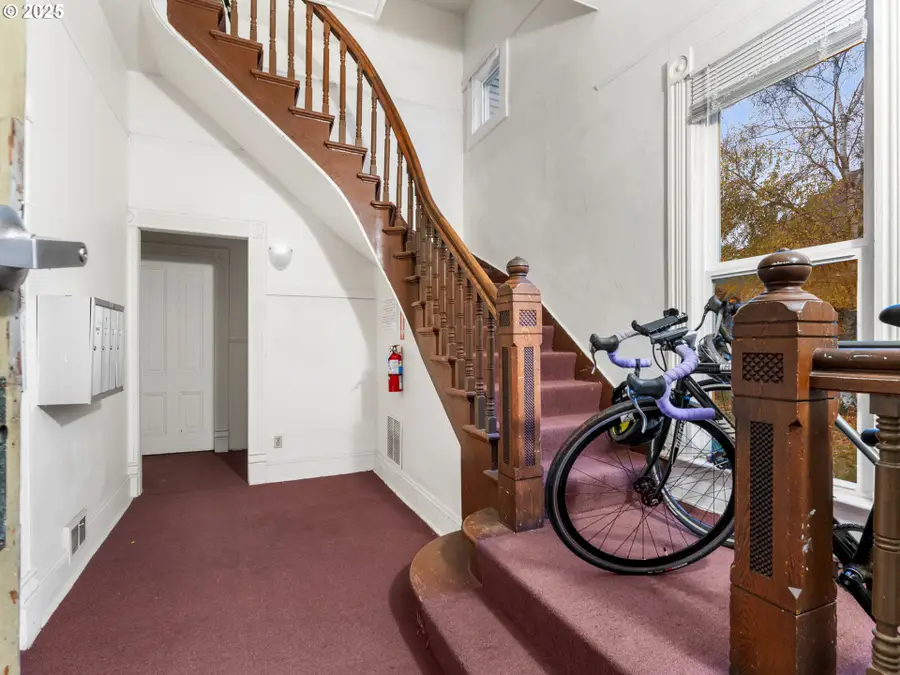 1705 SE Morrison St, Portland, OR 97214 - Image #3