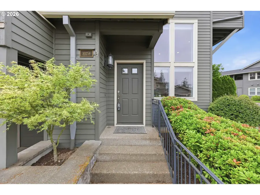 10258 SE Bristol Ln, Northwest Clackamas, OR 97086 - #3