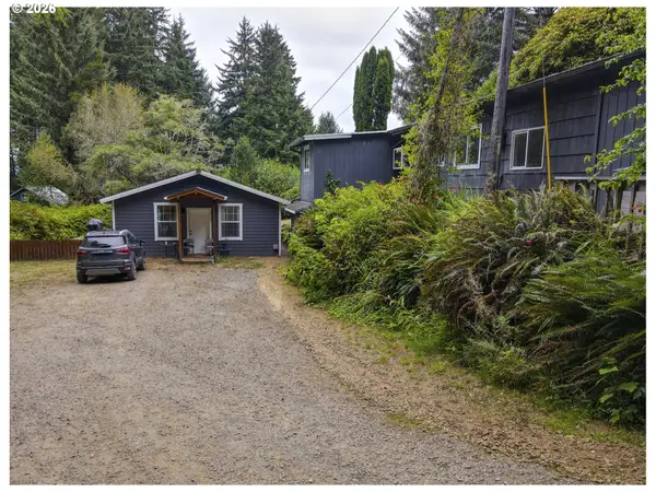 85690 Cherry St, Florence, OR 97439