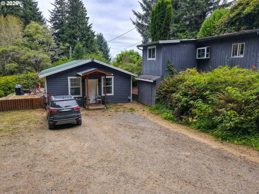 85690 Cherry St, Florence, OR 97439 - #2