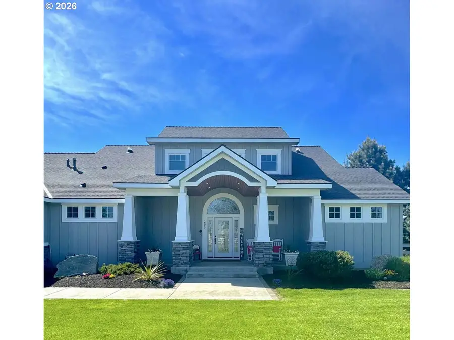 290 E Mckinney Ave, Hermiston, OR 97838 - #2