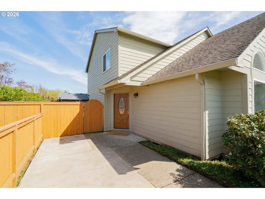 15602 SE Meadow Park Dr, Vancouver, WA 98683 - #2