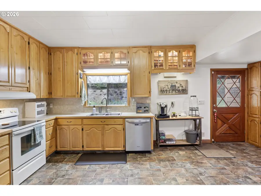 8624 Buckhorn Rd, Roseburg, OR 97470 - #3